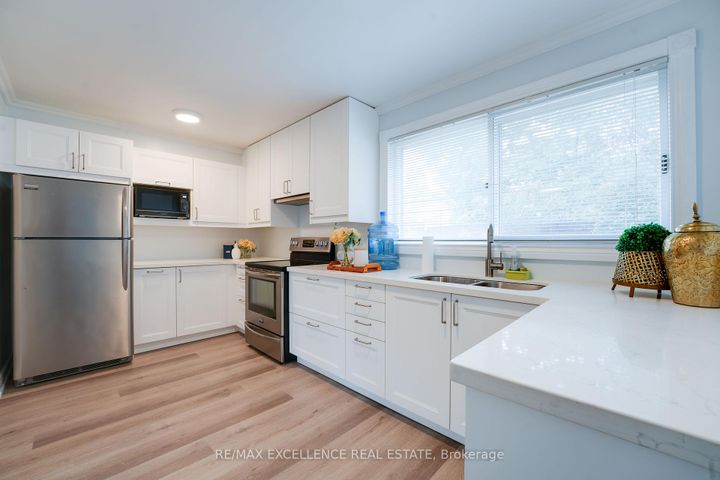 Photo 13 at 36 Herkley Drive, Madoc, Brampton