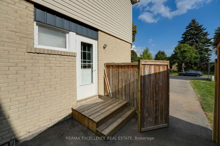 Photo 24 at 36 Herkley Drive, Madoc, Brampton