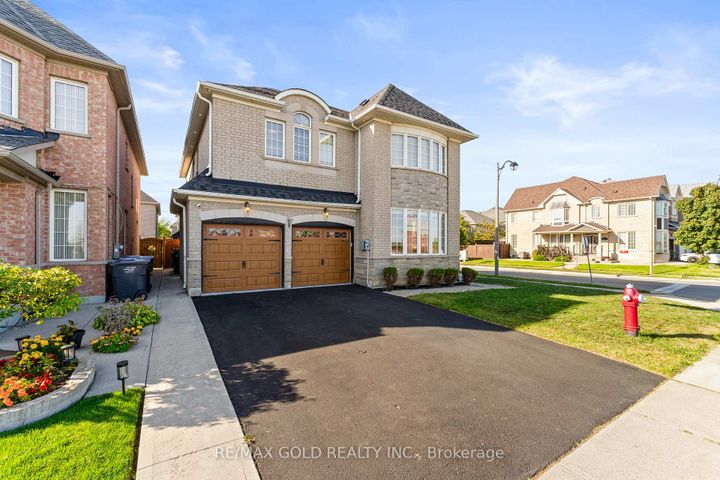 Photo 1 at 2 Helman Road, Wellington, Brampton