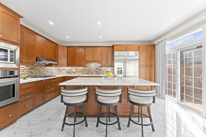 Photo 13 at 2 Helman Road, Wellington, Brampton