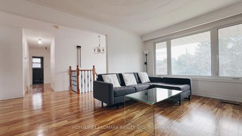 Photo 9 at 10 Silverview Drive, Newtonbrook East, Toronto