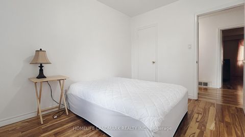 Photo 11 at 10 Silverview Drive, Newtonbrook East, Toronto