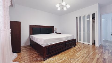 Photo 13 at 10 Silverview Drive, Newtonbrook East, Toronto