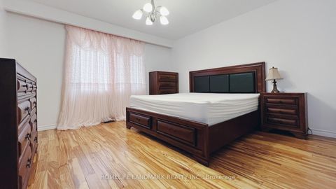 Photo 14 at 10 Silverview Drive, Newtonbrook East, Toronto
