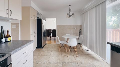 Photo 16 at 10 Silverview Drive, Newtonbrook East, Toronto