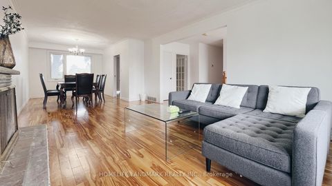 Photo 19 at 10 Silverview Drive, Newtonbrook East, Toronto