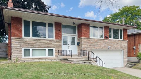 Photo 24 at 10 Silverview Drive, Newtonbrook East, Toronto