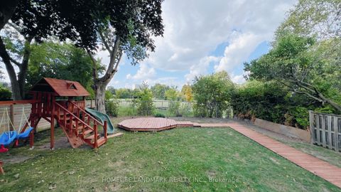 Photo 27 at 10 Silverview Drive, Newtonbrook East, Toronto