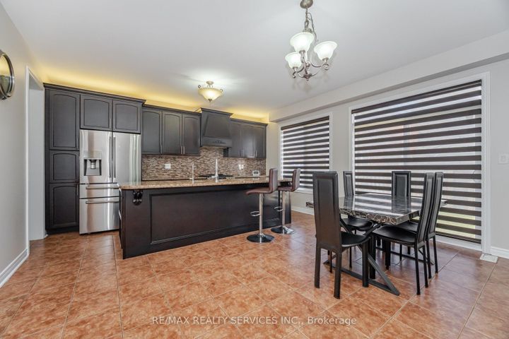 Photo 1 at 232 Sussexvale Drive, Wellington, Brampton