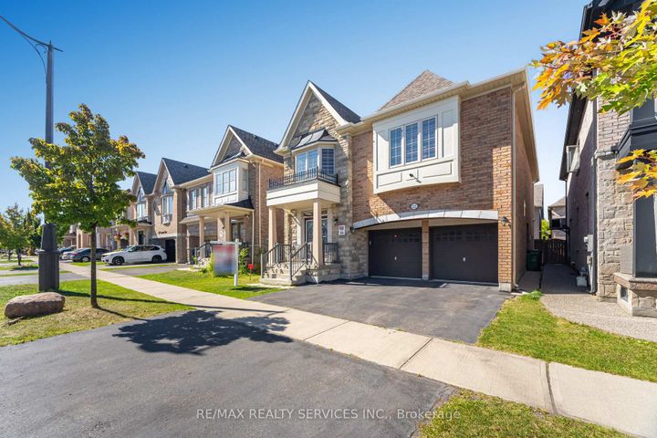 Photo 3 at 232 Sussexvale Drive, Wellington, Brampton