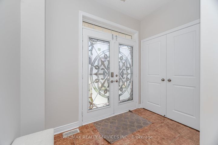 Photo 4 at 232 Sussexvale Drive, Wellington, Brampton