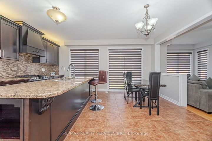 Photo 17 at 232 Sussexvale Drive, Wellington, Brampton