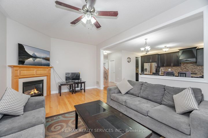 Photo 22 at 232 Sussexvale Drive, Wellington, Brampton