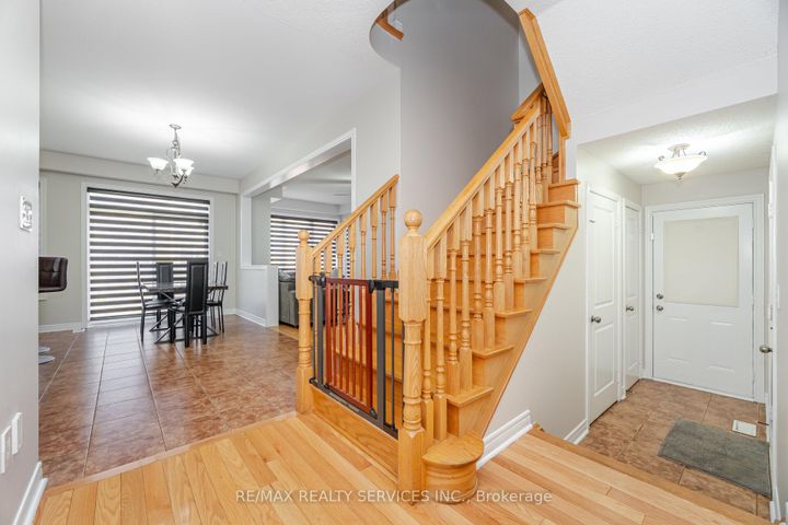 Photo 24 at 232 Sussexvale Drive, Wellington, Brampton