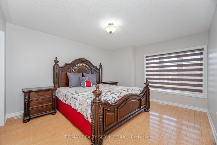 Photo 33 at 232 Sussexvale Drive, Wellington, Brampton