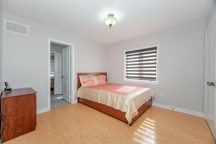 Photo 38 at 232 Sussexvale Drive, Wellington, Brampton