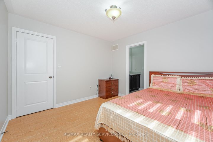 Photo 39 at 232 Sussexvale Drive, Wellington, Brampton