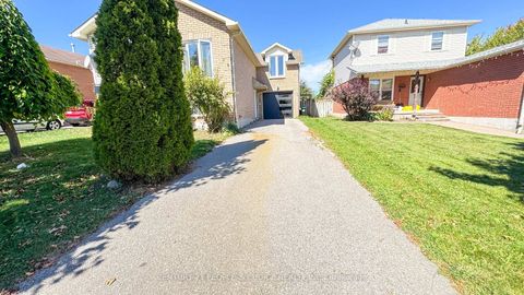 Photo 2 at 18 Ward Drive, Painswick North, Barrie