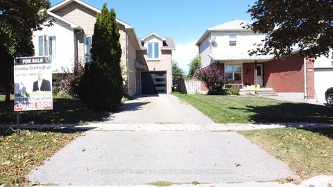 Photo 4 at 18 Ward Drive, Painswick North, Barrie
