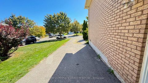 Photo 6 at 18 Ward Drive, Painswick North, Barrie