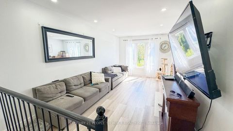 Photo 7 at 18 Ward Drive, Painswick North, Barrie