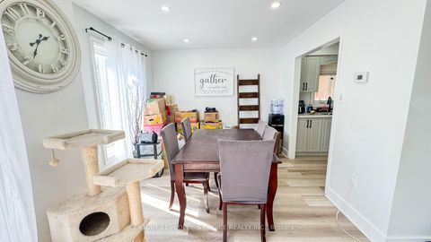 Photo 9 at 18 Ward Drive, Painswick North, Barrie