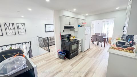 Photo 12 at 18 Ward Drive, Painswick North, Barrie