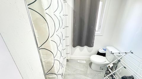 Photo 14 at 18 Ward Drive, Painswick North, Barrie