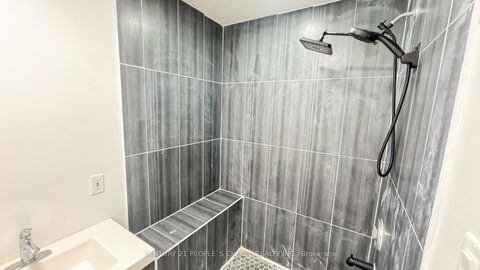 Photo 33 at 18 Ward Drive, Painswick North, Barrie