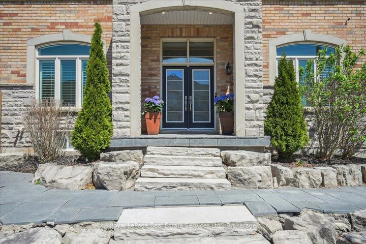 Photo 2 at 4737 Deforest Crescent, Alton, Burlington