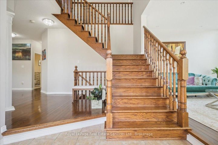 Photo 3 at 4737 Deforest Crescent, Alton, Burlington