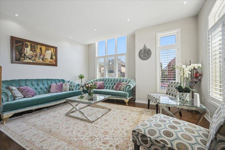 Photo 4 at 4737 Deforest Crescent, Alton, Burlington
