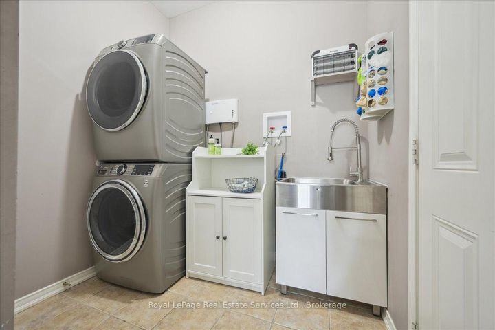 Photo 11 at 4737 Deforest Crescent, Alton, Burlington