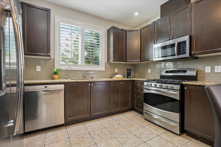 Photo 18 at 4737 Deforest Crescent, Alton, Burlington