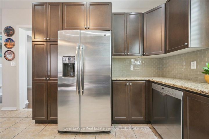 Photo 22 at 4737 Deforest Crescent, Alton, Burlington