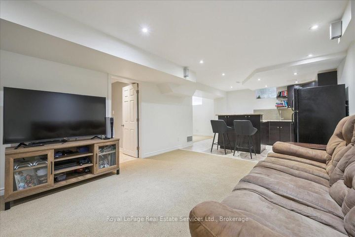 Photo 35 at 4737 Deforest Crescent, Alton, Burlington