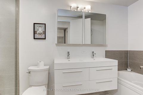 Photo 24 at TH3 - 270 Davenport Road, Annex, Toronto