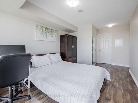 Photo 9 at 2007 - 88 Grangeway Avenue, Woburn, Toronto