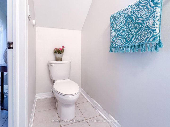 Photo 7 at 275 Ellen Davidson Drive, GO Glenorchy, Oakville