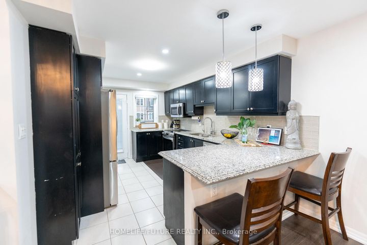 Photo 13 at 275 Ellen Davidson Drive, GO Glenorchy, Oakville