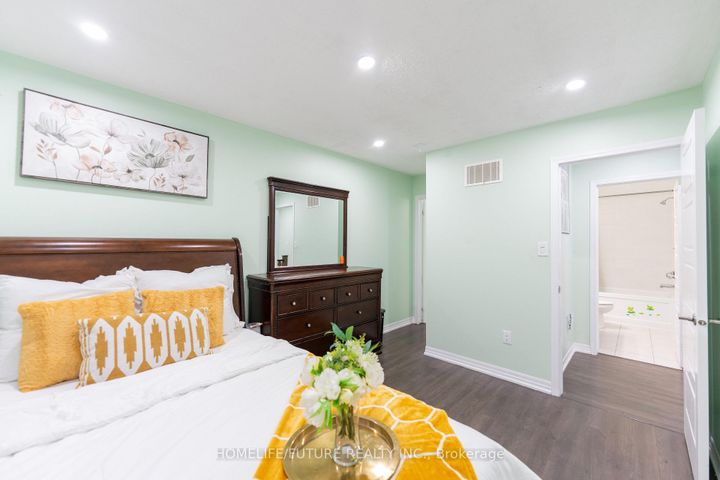 Photo 24 at 275 Ellen Davidson Drive, GO Glenorchy, Oakville