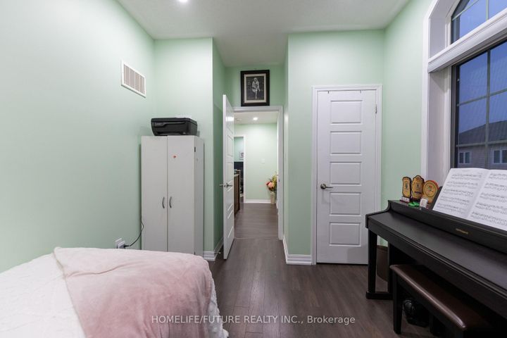 Photo 32 at 275 Ellen Davidson Drive, GO Glenorchy, Oakville