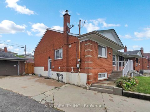 Photo 3 at 62 KANARICK CRES Crescent E, Jane Heights, Toronto