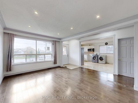 Photo 5 at 62 KANARICK CRES Crescent E, Jane Heights, Toronto
