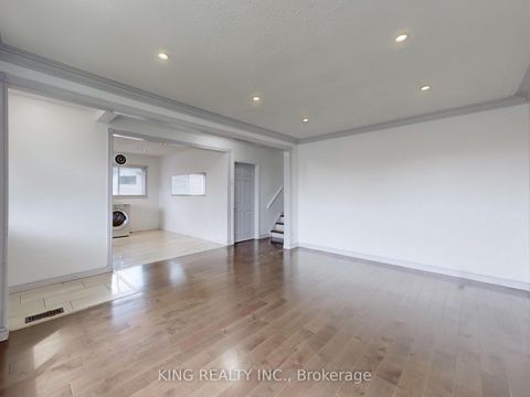 Photo 6 at 62 KANARICK CRES Crescent E, Jane Heights, Toronto