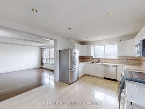 Photo 7 at 62 KANARICK CRES Crescent E, Jane Heights, Toronto
