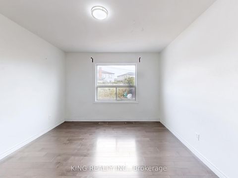 Photo 9 at 62 KANARICK CRES Crescent E, Jane Heights, Toronto