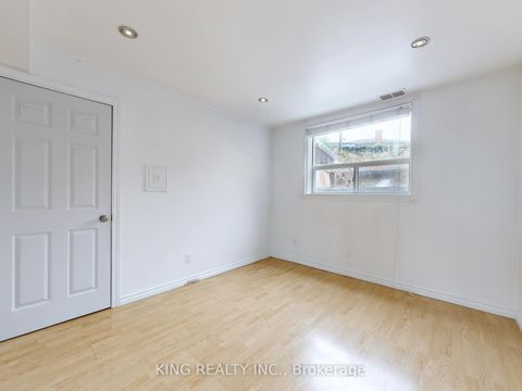 Photo 15 at 62 KANARICK CRES Crescent E, Jane Heights, Toronto