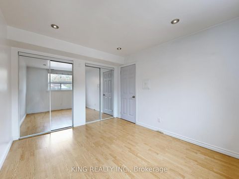 Photo 17 at 62 KANARICK CRES Crescent E, Jane Heights, Toronto