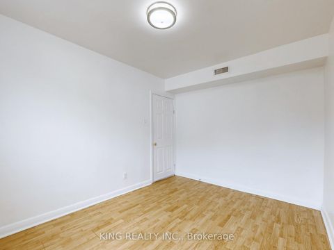 Photo 18 at 62 KANARICK CRES Crescent E, Jane Heights, Toronto